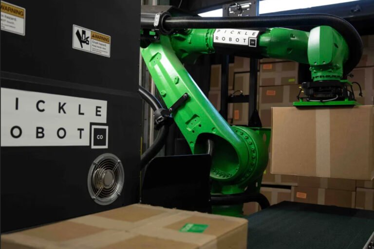 Robots that spare warehouse workers the heavy lifting | MIT News